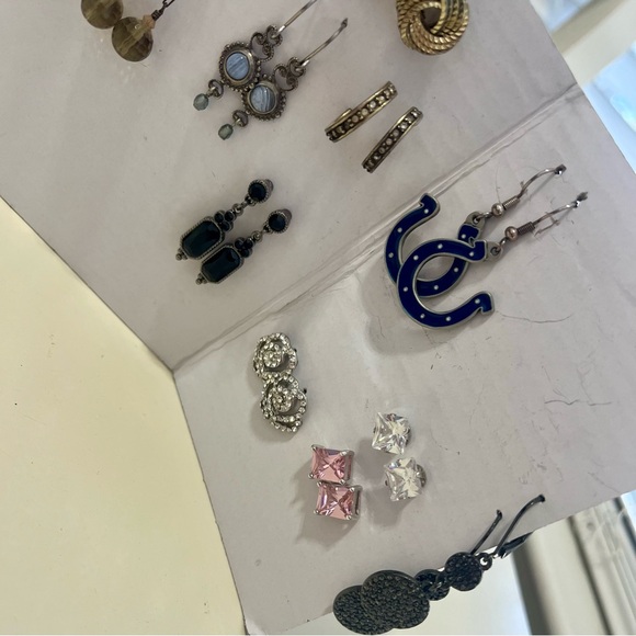 Assorted Earrings Set - Picture 3 of 5